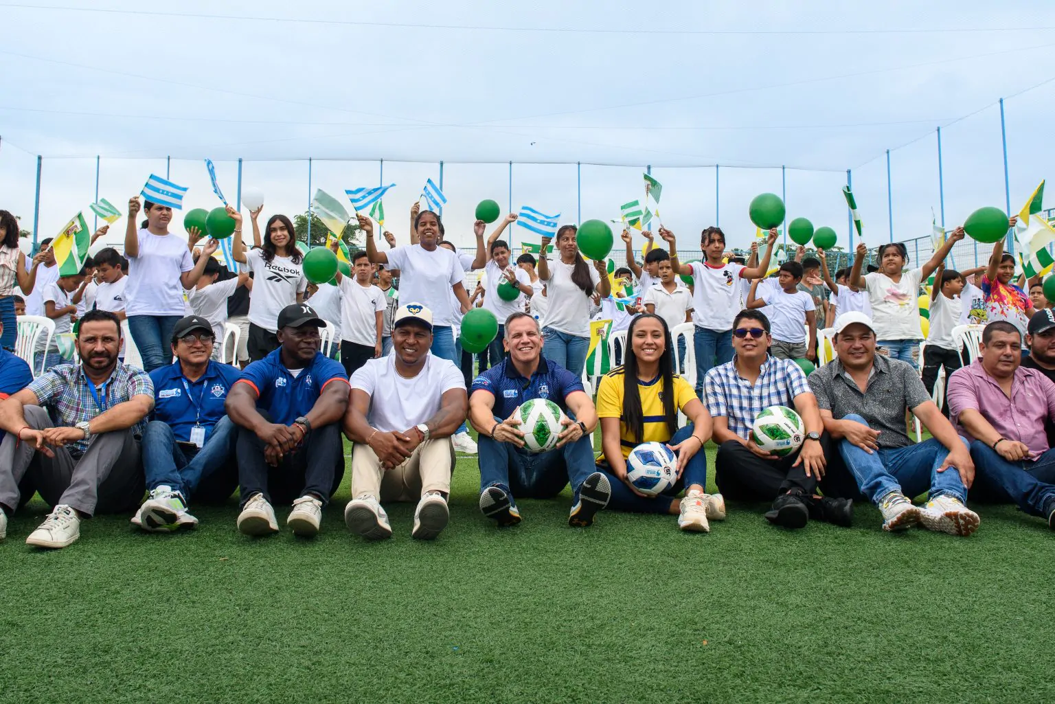 Inauguraron Escuela de Fútbol en Milagro con presencia de Solines y Serrano