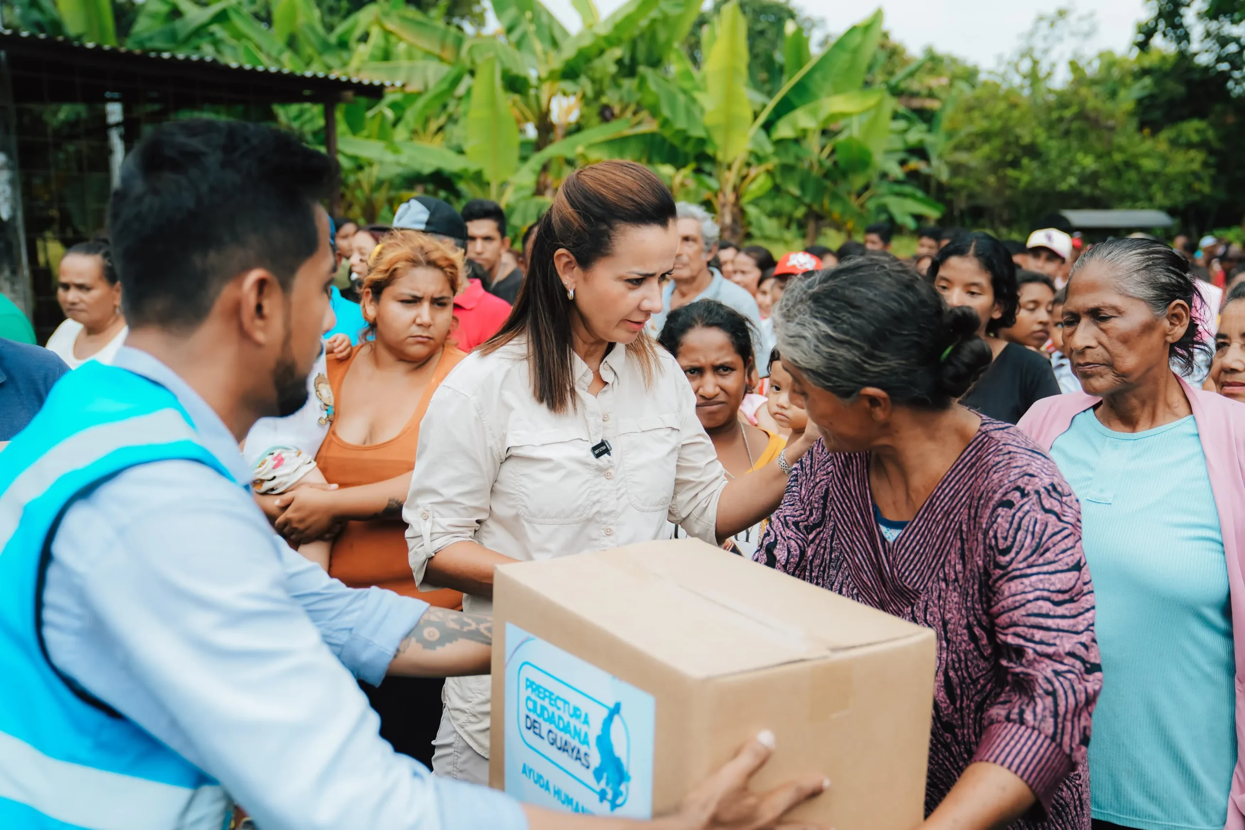 Prefectura del Guayas entrega 5 kits de albergue y 400 ayudas humanitarias en Milagro por inundaciones