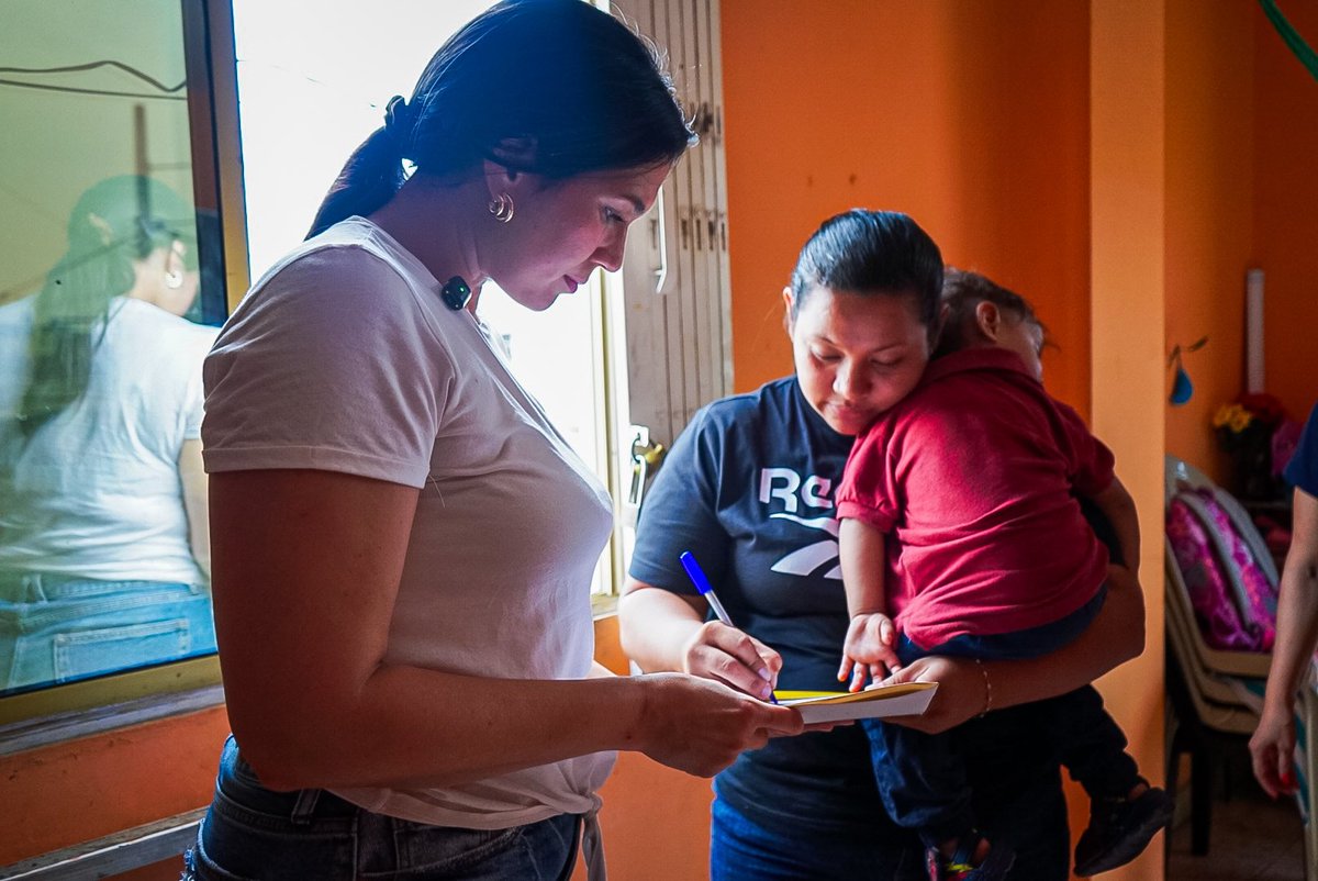 Municipio de Milagro entregó ayuda a familia afectada por incendio en Guayaquil y Francisco de Marcos