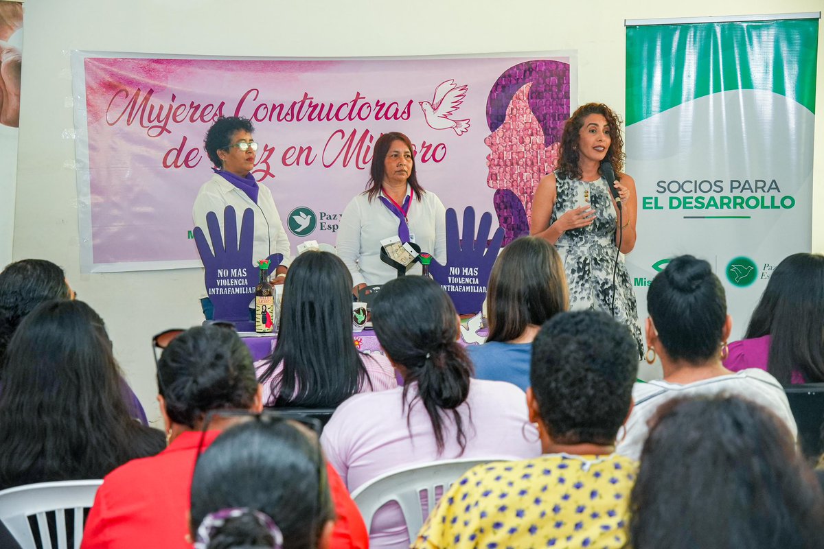Mujeres de Milagro acceden a 9 talleres para fortalecer su liderazgo comunitario