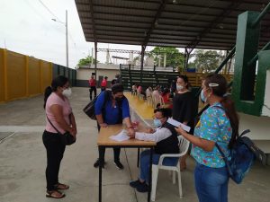 Inauguran recinto de vacunación contra el COVID-19 en el Coliseo Municipal de Jujan