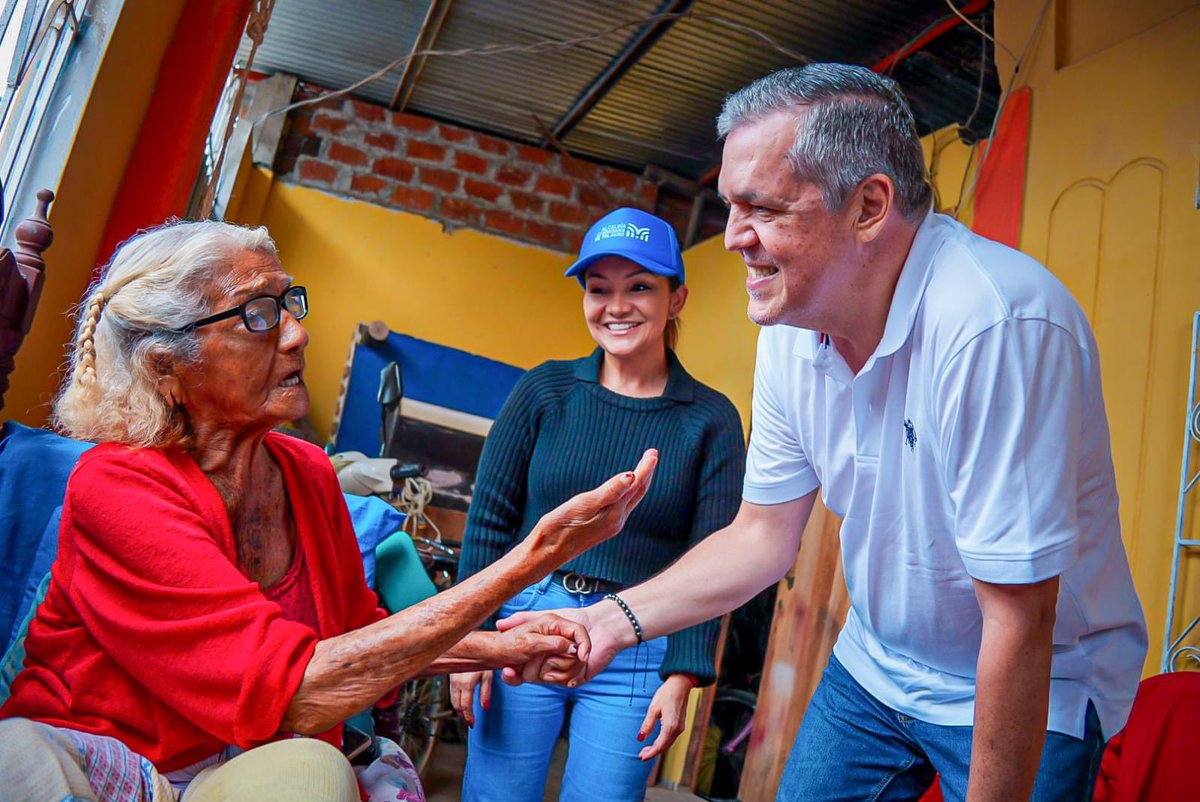 Joven pide ayuda para abuela de 94 años con pierna fracturada en Milagro